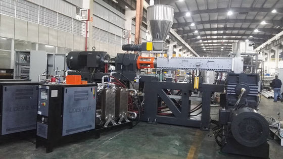 Grondstof volledig Automatisch het Voeden pvc dat korrelende lijn Co-Kneder Extruder samenstelt